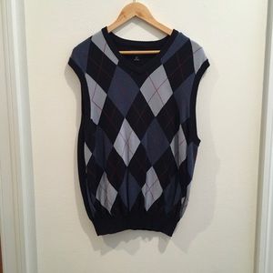 Men’s Bass Sweater Vest - Size Medium